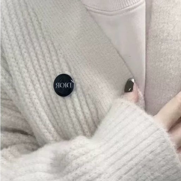 Dior beauty gift Pin badge Set of 4 Brooch - Picture 4 of 8